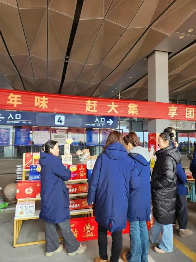 你我一样，我也收到头条跳出来几字，要我参加写作大赛，我也试着写写[笑哭][赞]