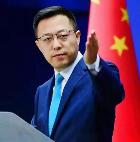 14亿中国人养不起高速？8年亏空6万亿，美国高速免费却能盈利。美国的高速随便上，