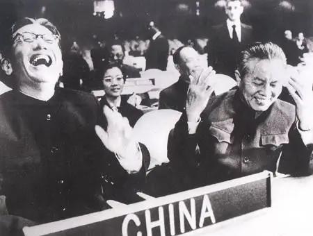 1973年，当乔冠华跟女儿坦诚说，自己要迎娶章含之的时候。女儿乔松都突然爆发了，