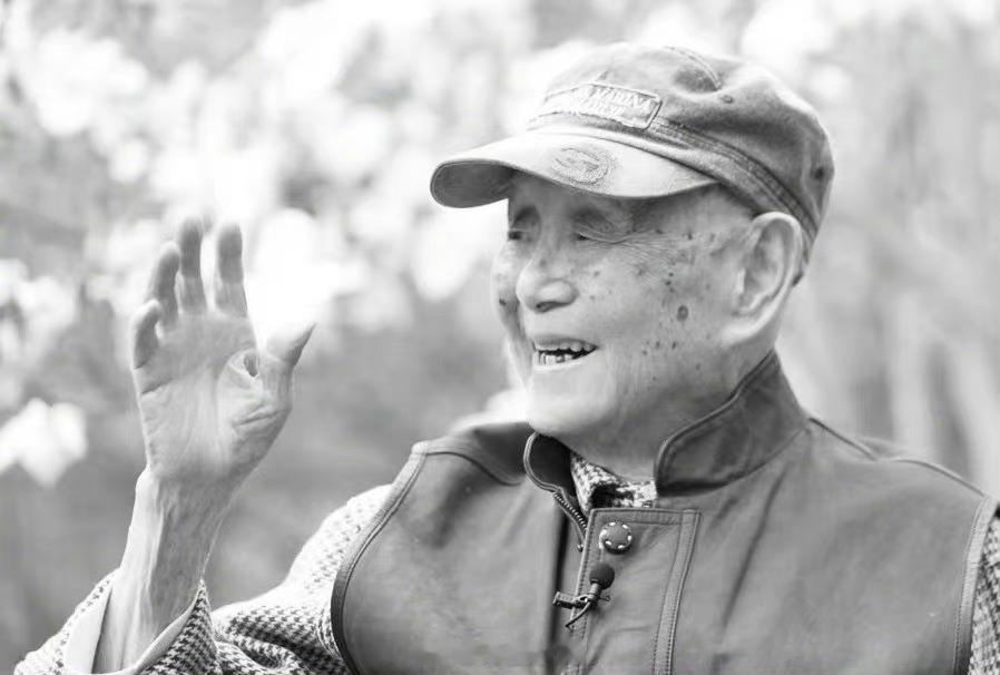 #黄永玉逝世#老爷子千古[鲜花][鲜花][鲜花][蜡烛][蜡烛][蜡烛]国家画院