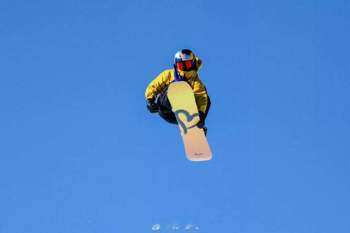 苏翊鸣说胜利是动力也是起点 夺冠后发博：很开心以一枚久违的金牌完成赛季首秀🥇感