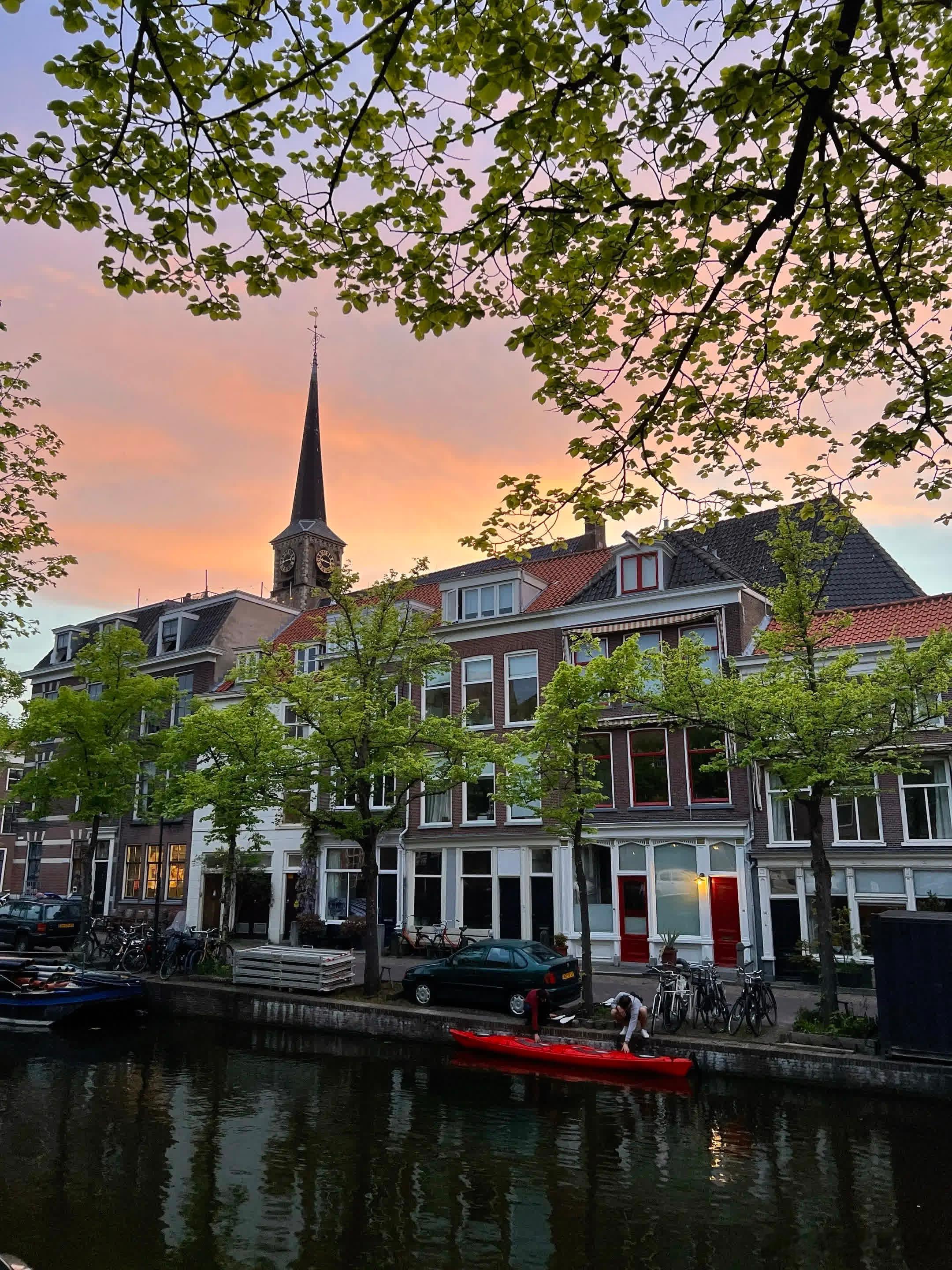 漫步🚶➡️🚶♀️荷兰代尔夫特。吃个饭排队，买个冰淇淋也排队。这背后藏着很实在