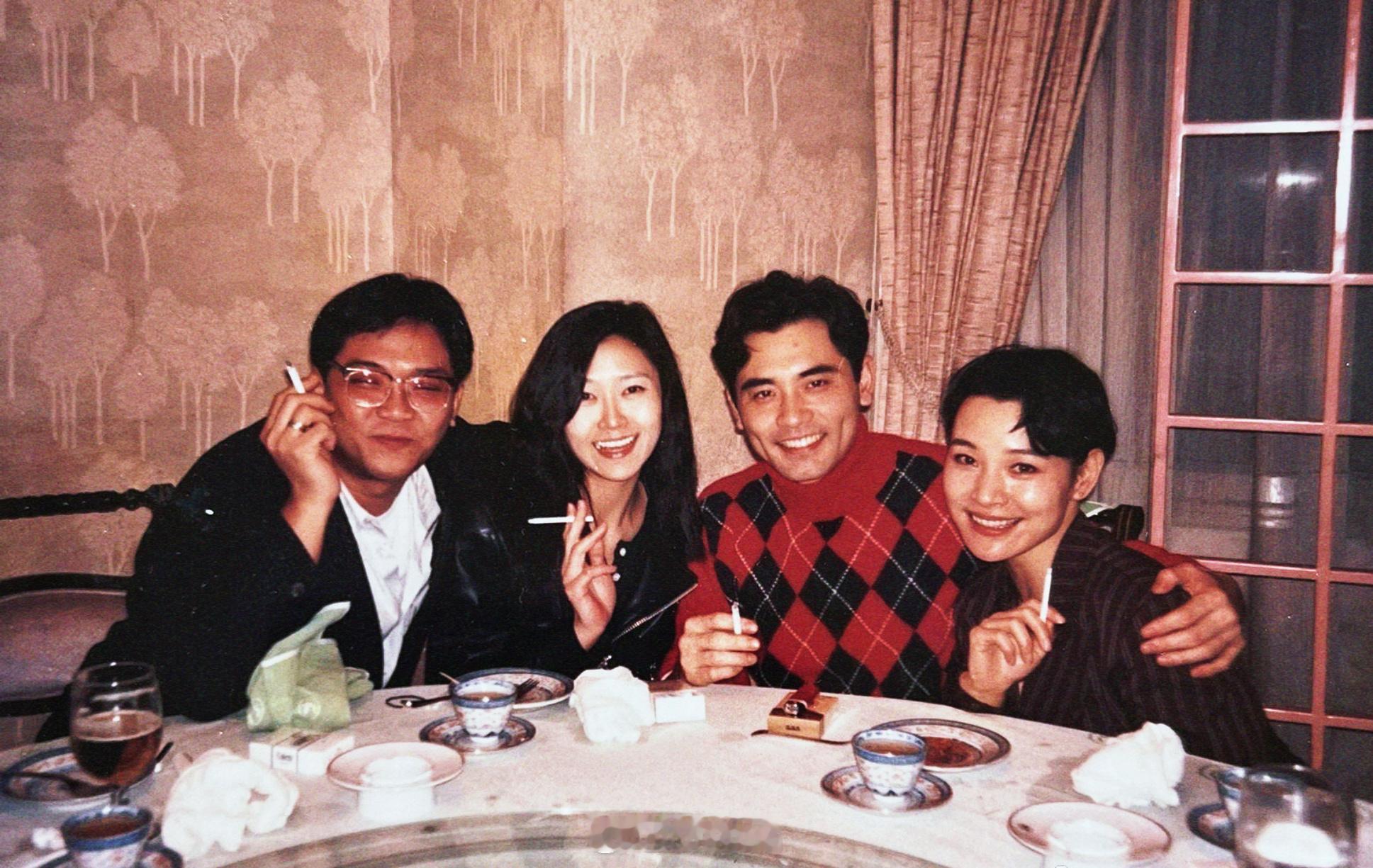 香港电影搭乘花絮去幕后 四根烟🚬，两朵玫瑰🌹——1994/12/10，【红玫