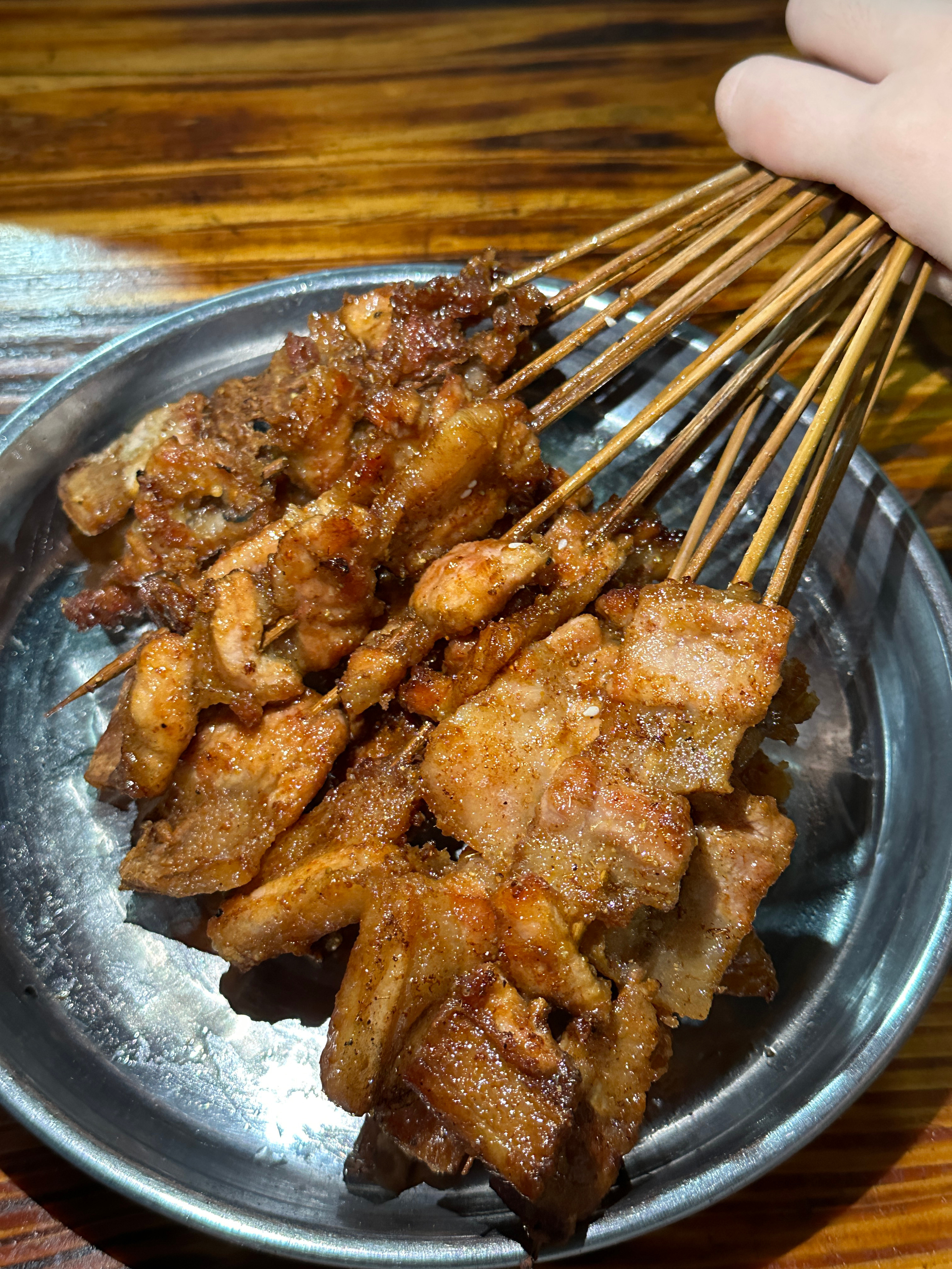 村里的烧烤又好吃量又足[亲亲][亲亲][亲亲][亲亲][亲亲][亲亲] ​​​