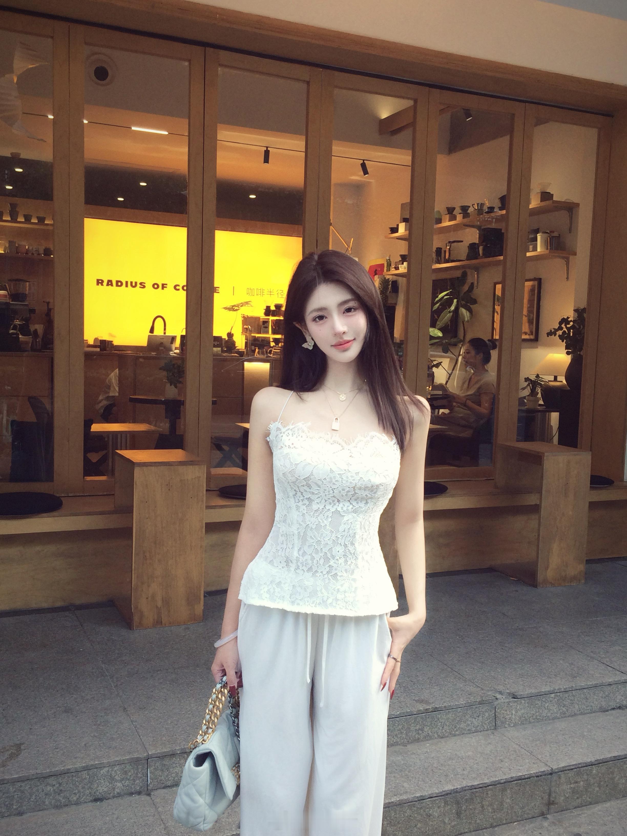 明天就周末啦 老婆纸们[春游家族][春游家族][春游家族] ​​​