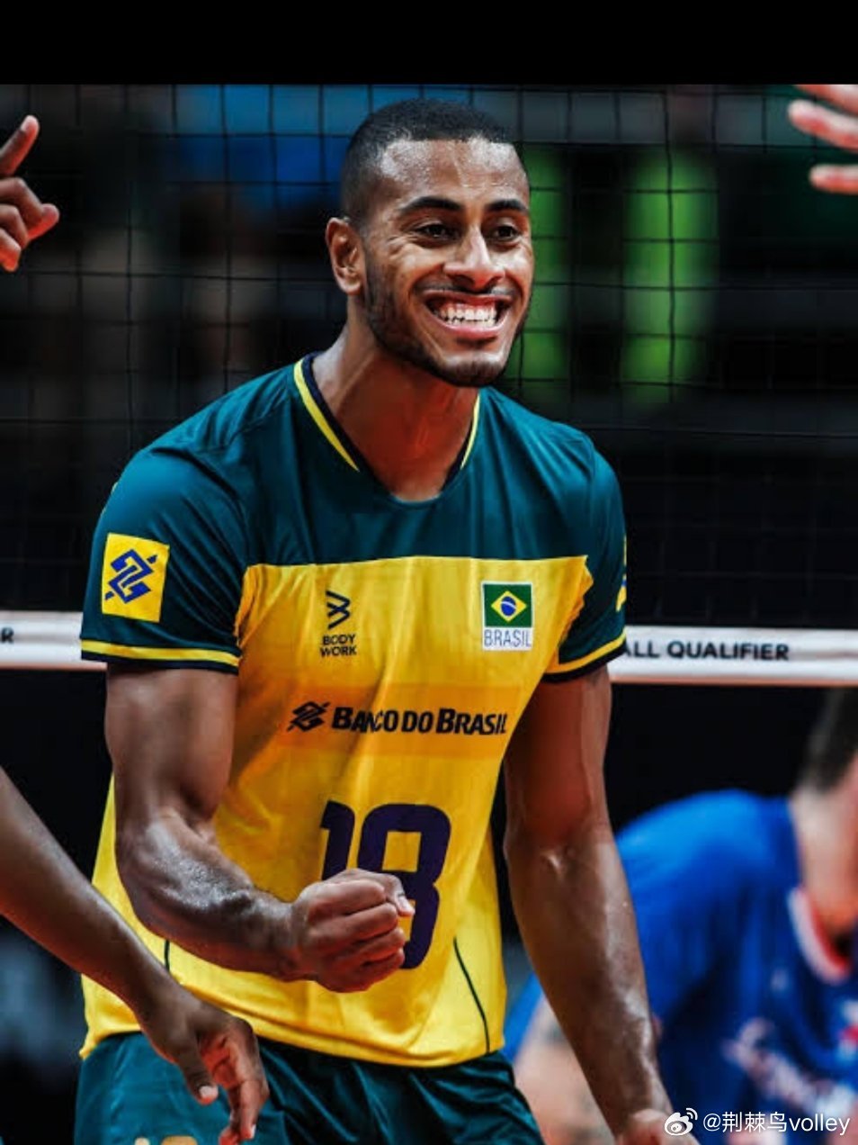 波超华沙放弃引进卢卡雷利巴超米纳斯已经找到了赞助商，将出资高达50万美元签下这位