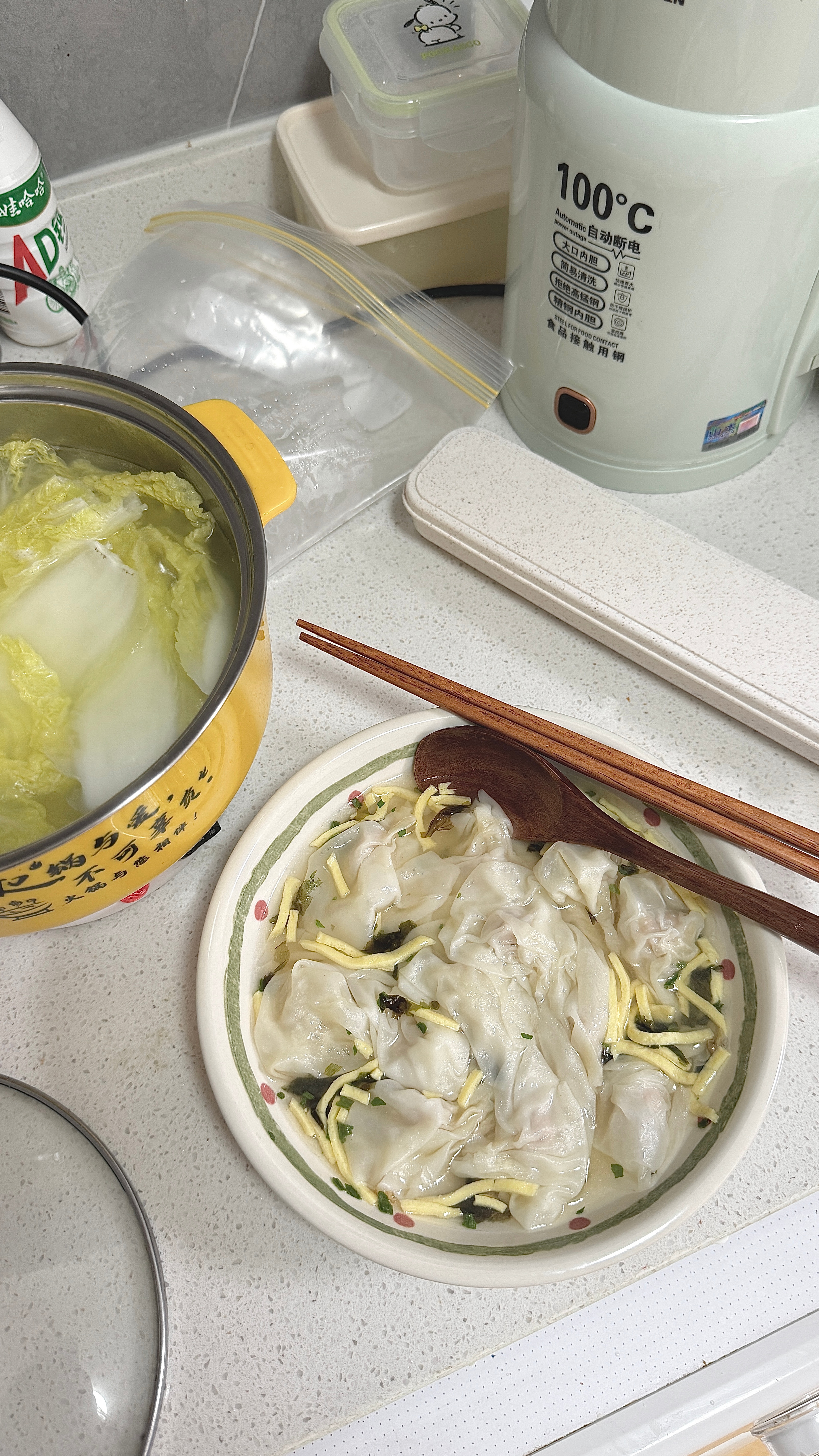 只有一口小锅的日子