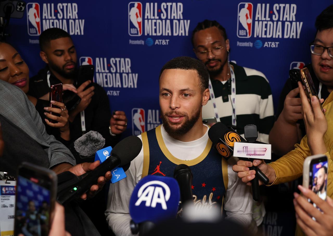 库里10天后复诊，伤缺场次达到22场，无缘奖项评选！

库里本赛季打了39场比赛