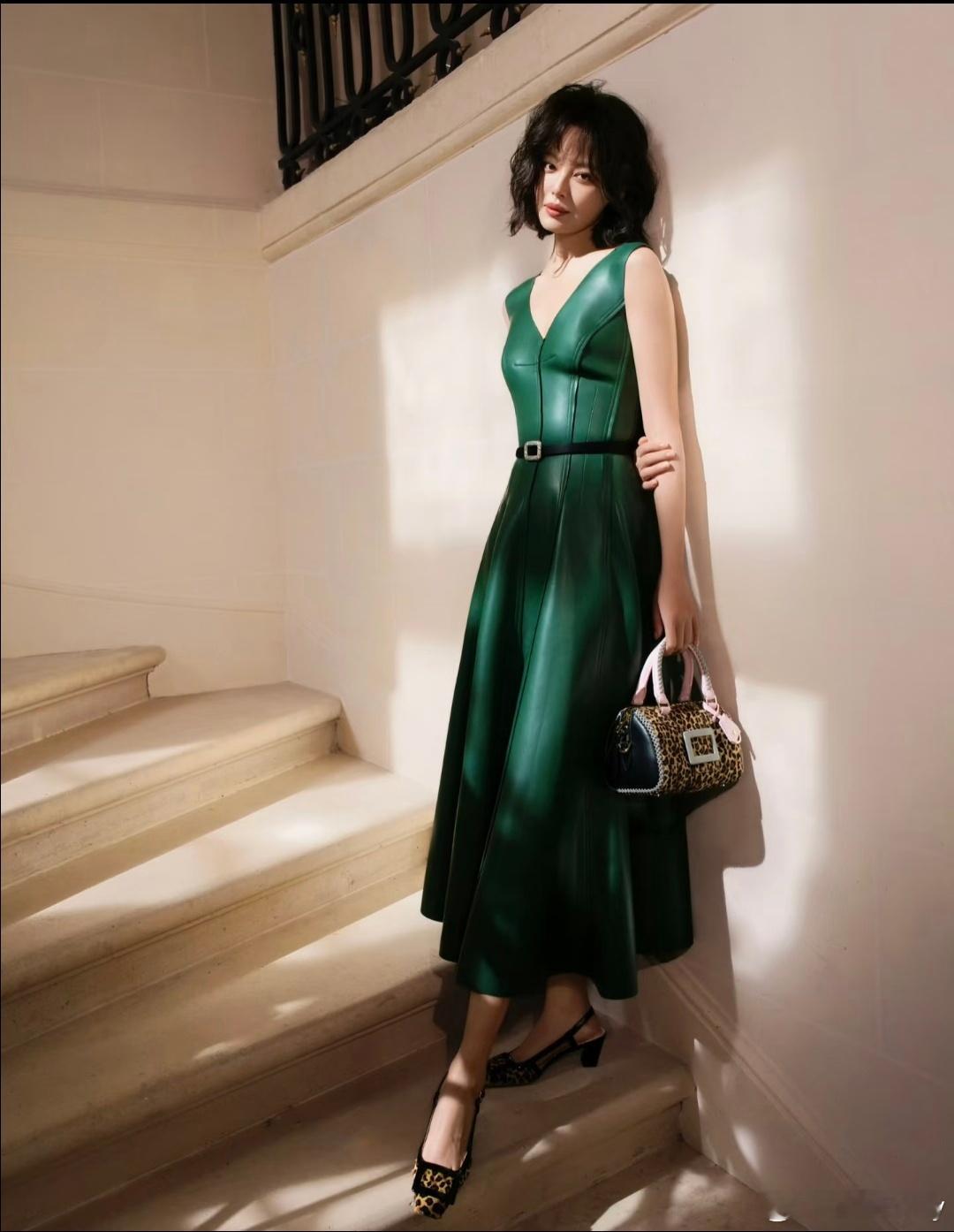 辛芷蕾｜ Roger Vivier全球代言人官宣影后辛芷蕾 正式晋升RogerV