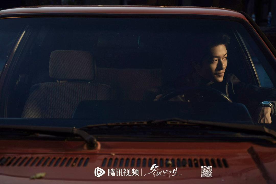 冬风吹又生禁忌拉扯冬风吹又生孙锡从小活在父辈过错的阴影里，唯有遇见余九琪才敢展露