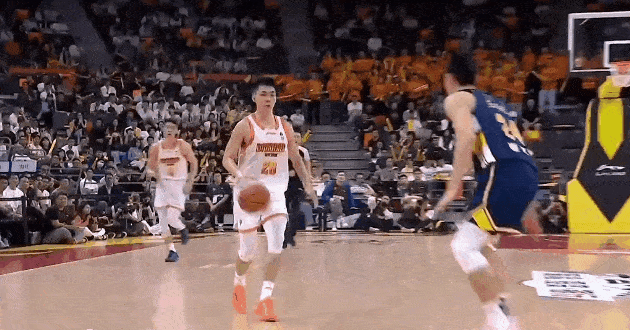 崔永熙这防守太绝了！正面硬刚庞峥麟，广西篮球天花板之争见分晓🤯
 
谁看了崔永