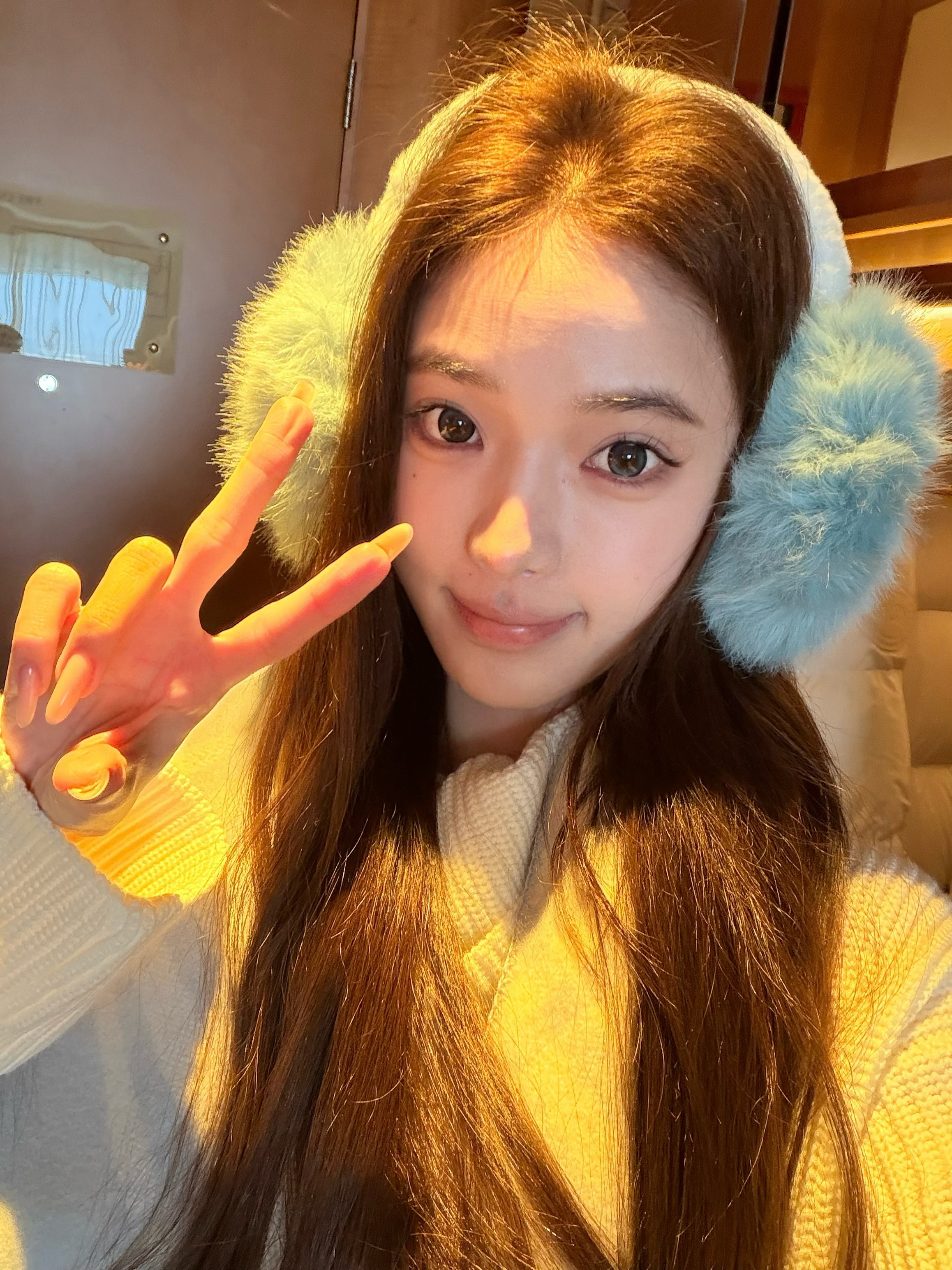 很幸福的一次出差 欣欣全程陪着我 因为来姨妈第一天 加上天气冷完全动不了 每次接