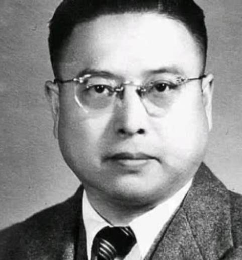 1949年5月的上海，暗夜里浮动着铁锈般的血腥气。南市车站路保密局监狱的刑场上，