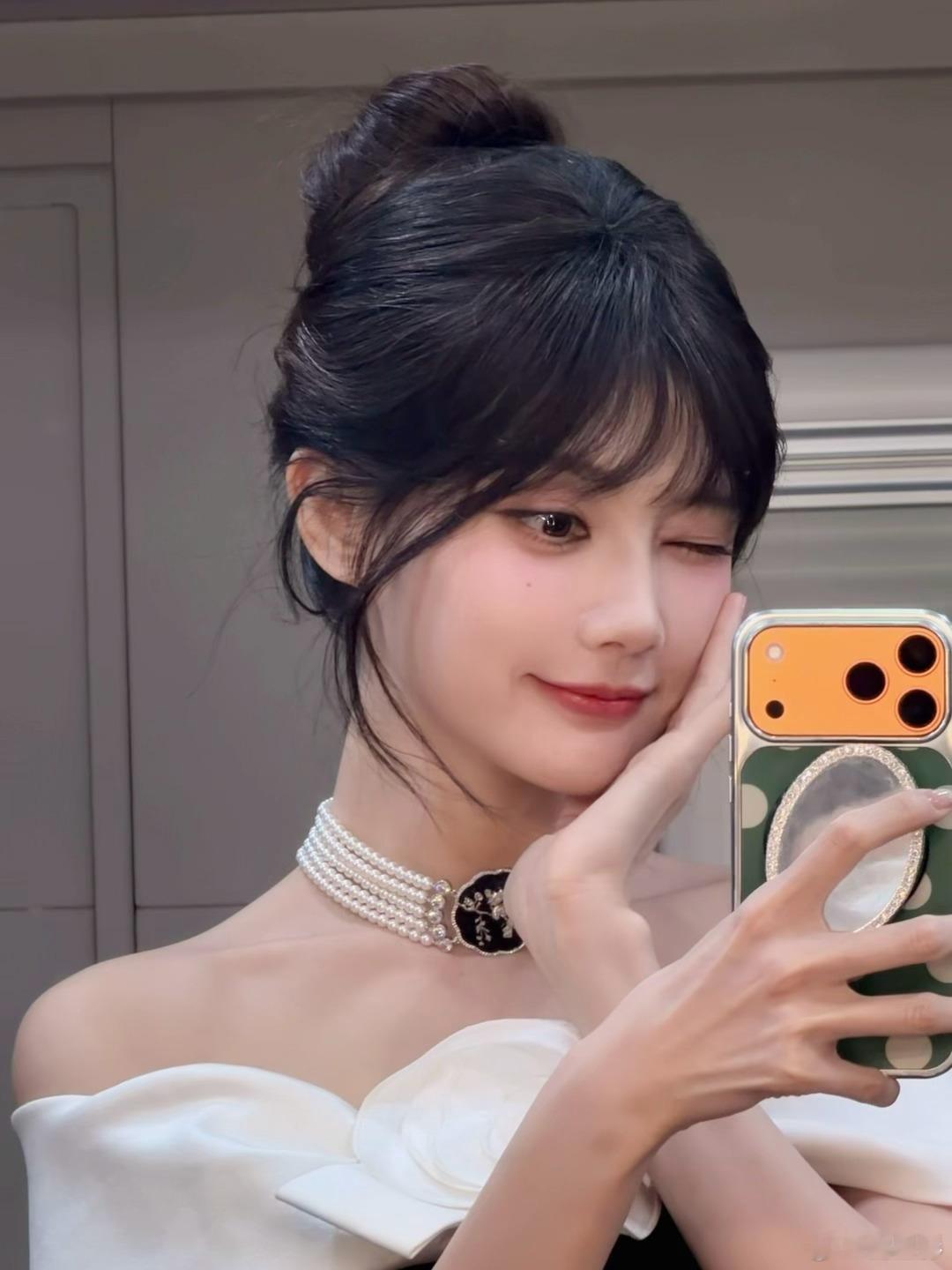 李一桐未签署任何影视AI授权 辟谣了！李一桐从未签影视AI授权。AI技术再先进，