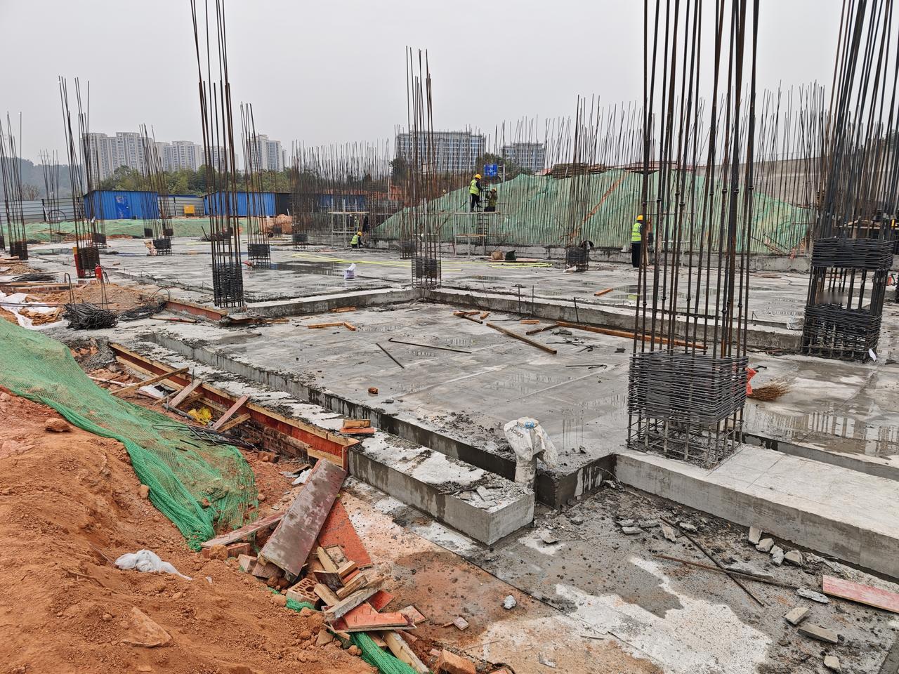 工地上的牛马……为了控制成本，牛马造价，申请现场勘察[灵光一闪][灵光一闪][灵