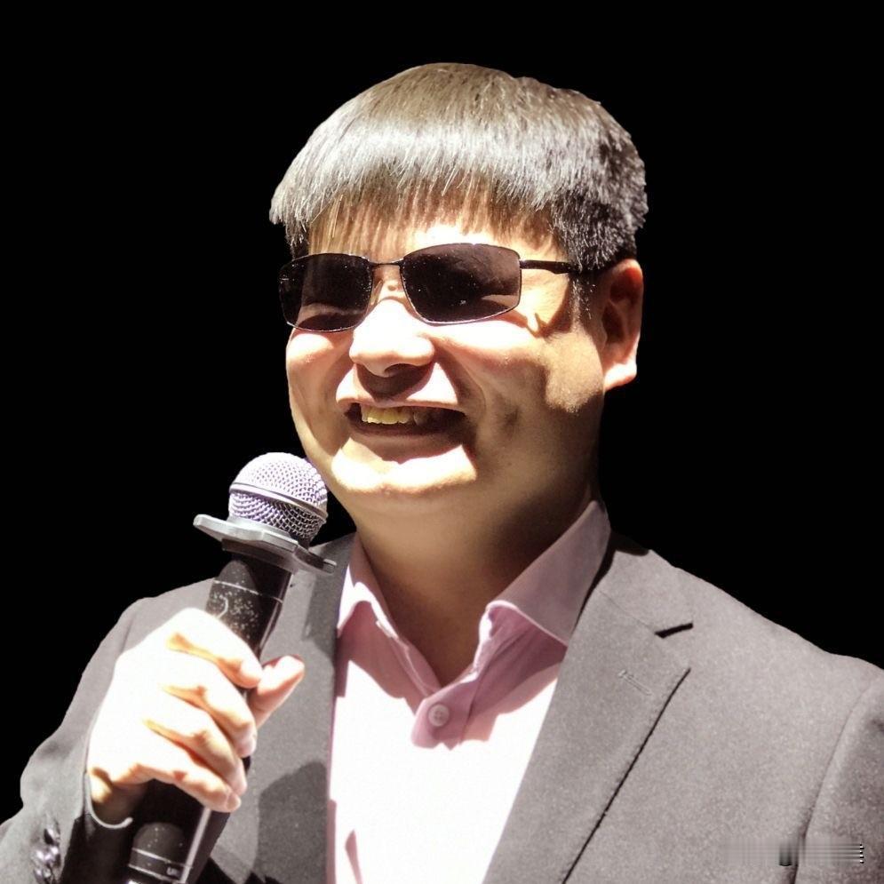 听听程家家唱的《五百年桑田沧海》能把人听哭。
有些歌虽然有原唱，但原唱还不是这首