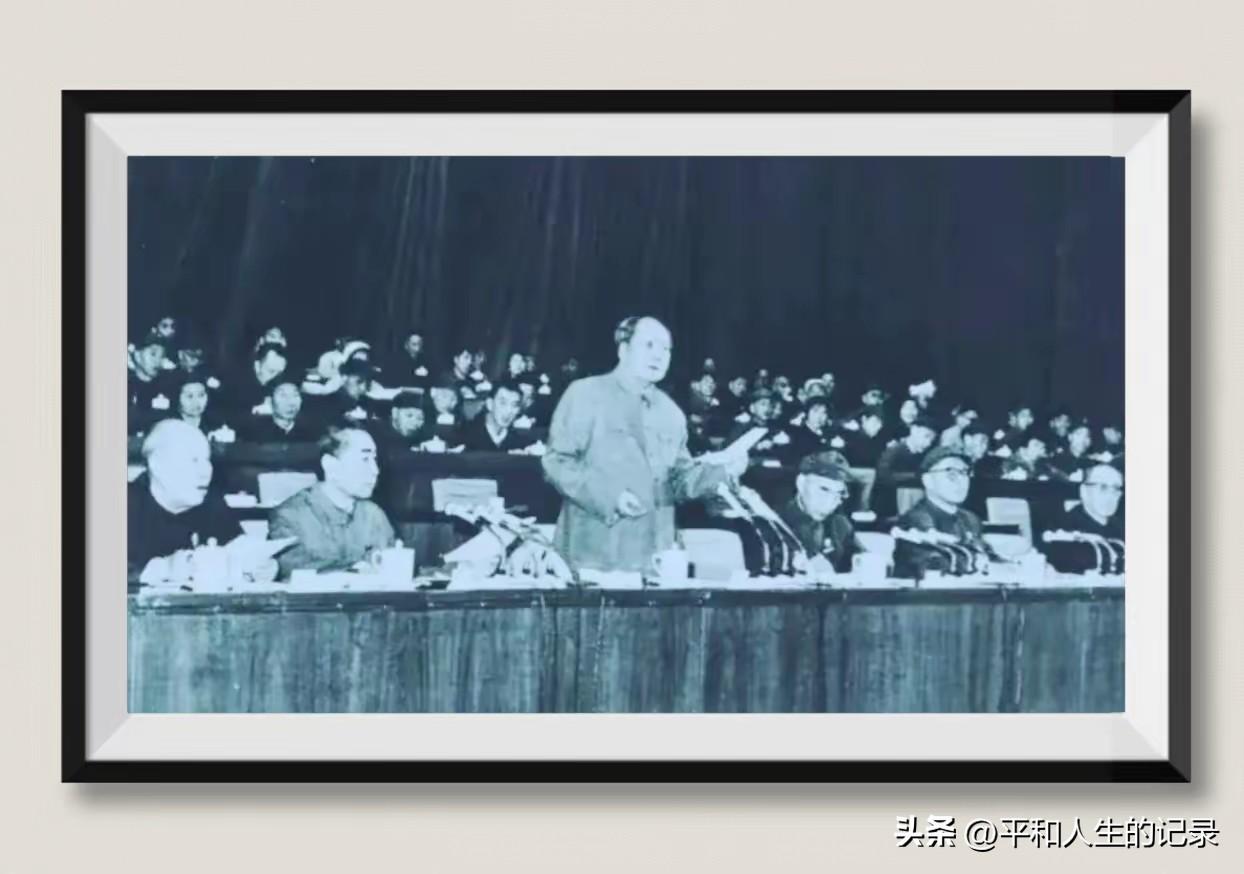 伟大领袖毛主席他老人家是红太阳。照到哪里哪里亮，他老人家永远照亮中国人民的心。向