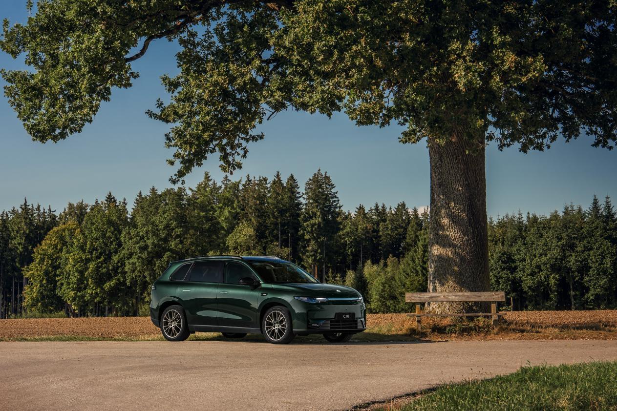 比尚界H5便宜好几万，零跑2026款C10更值得我们考虑吗？
 
凭借可油可电，