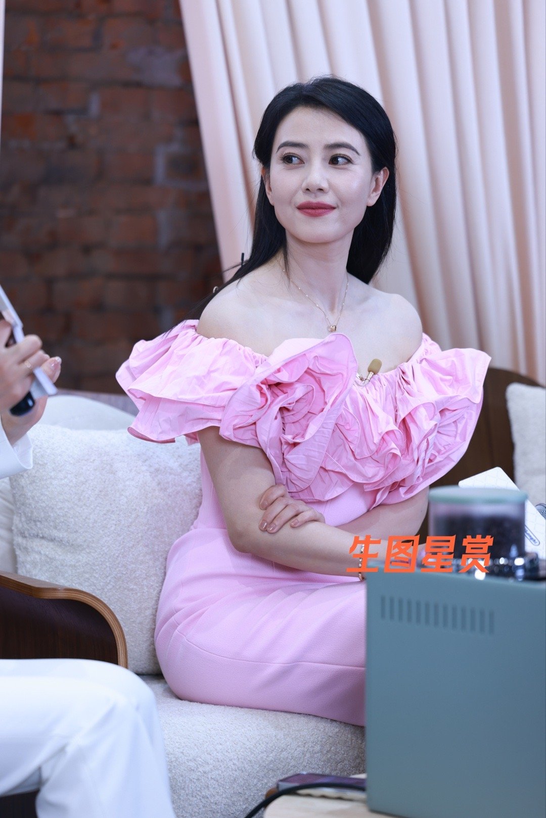 高圆圆直播间另一机位生图，粉色妆造，是清甜淡雅的美圆🌸🌷 | 2550B独家