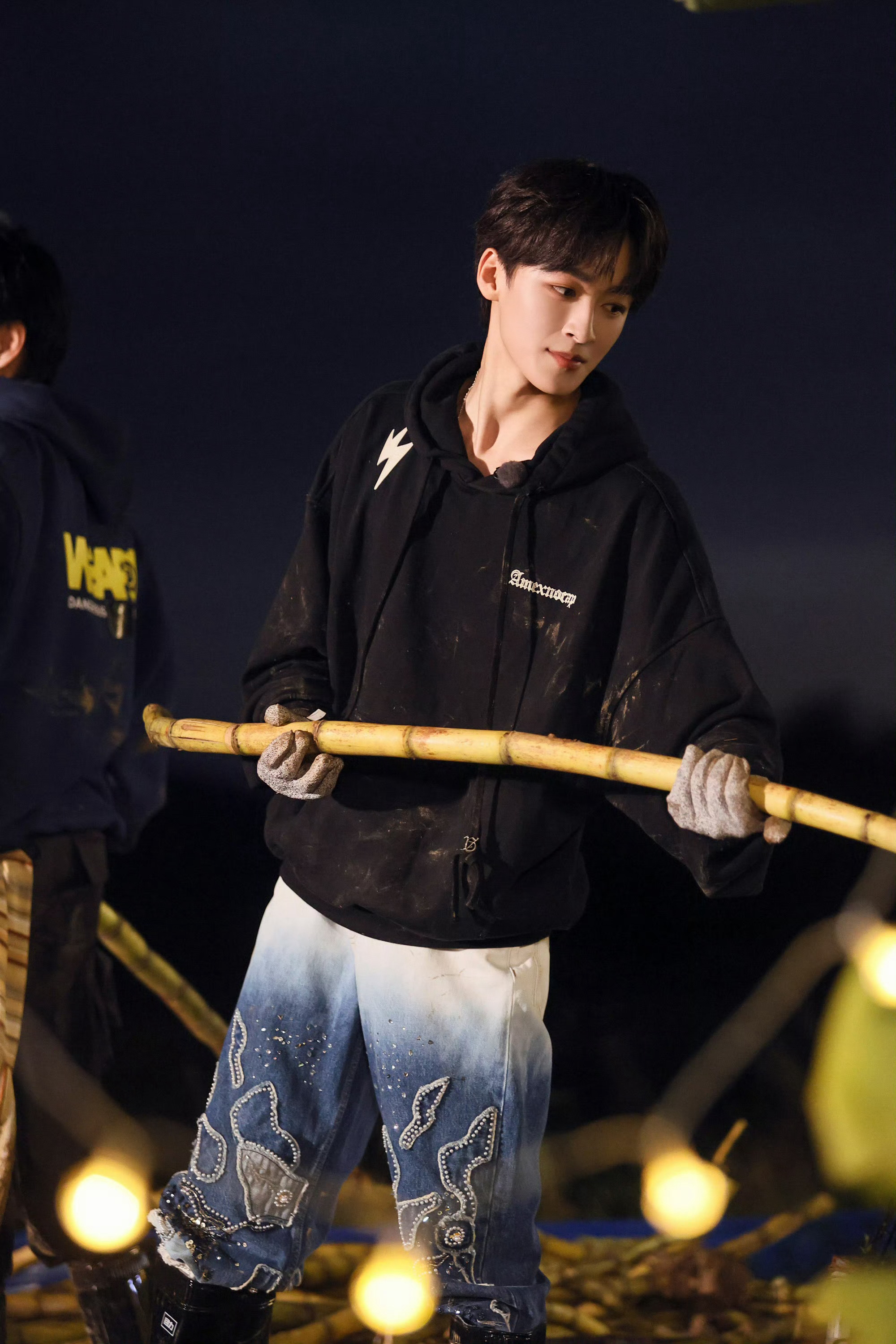 何洛洛 蘑菇屋绝命毒师 蘑菇屋厨房被何洛洛接管！炒方便面动作快准狠，一看就是准备