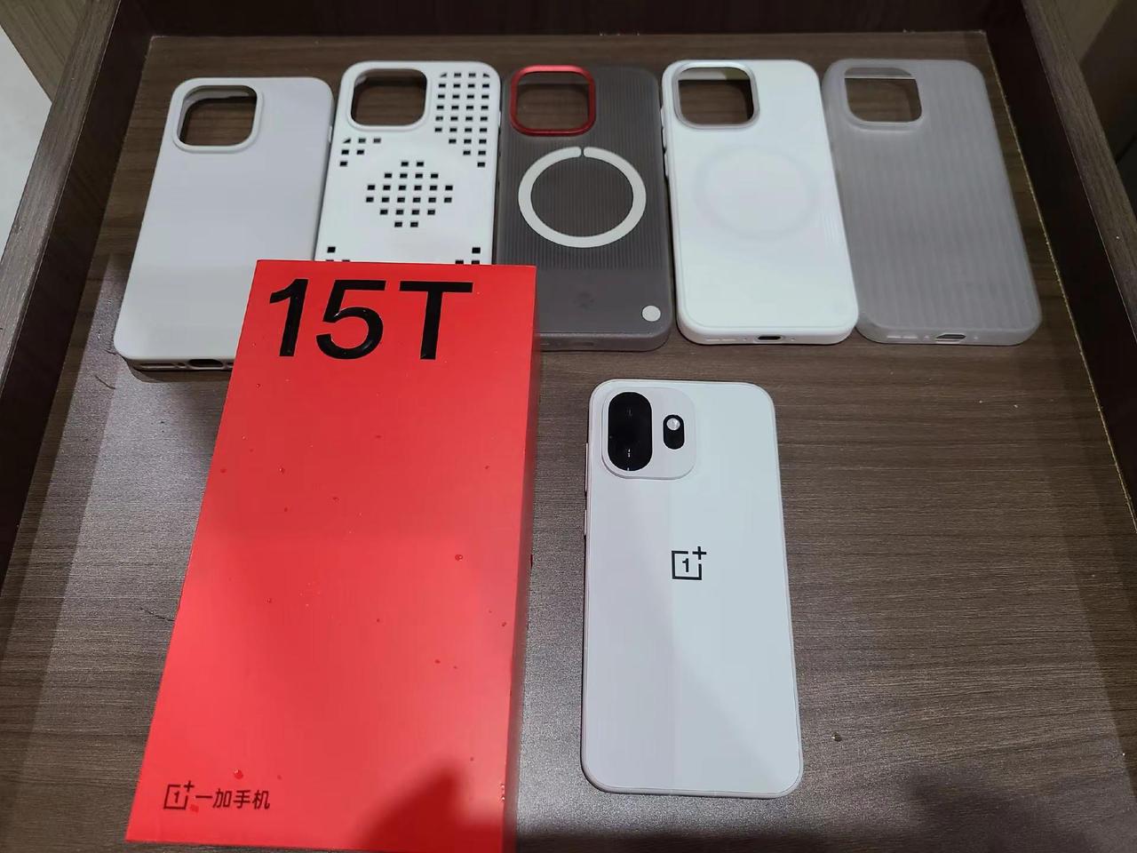一加15T除了定价，其他都符合我心意，一直觉得iPhone11广角换潜望，处理器