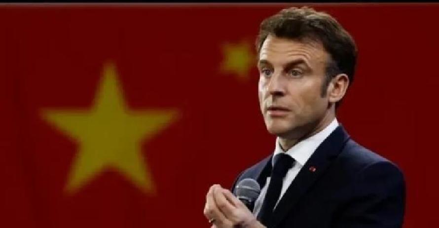 果不其然。
 
美国在2008年金融危机时，美联储突然宣布了紧急降息和购债计划，