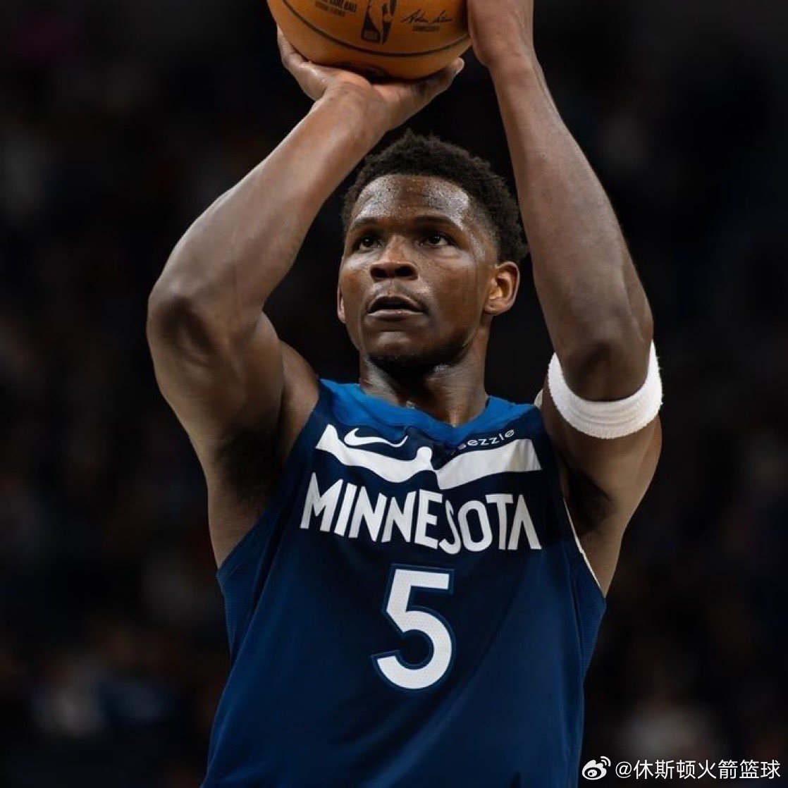 火箭vs森林狼 今天阿约·多森姆无法上场，据森林狼队透露多森姆的伤势并不严重，看