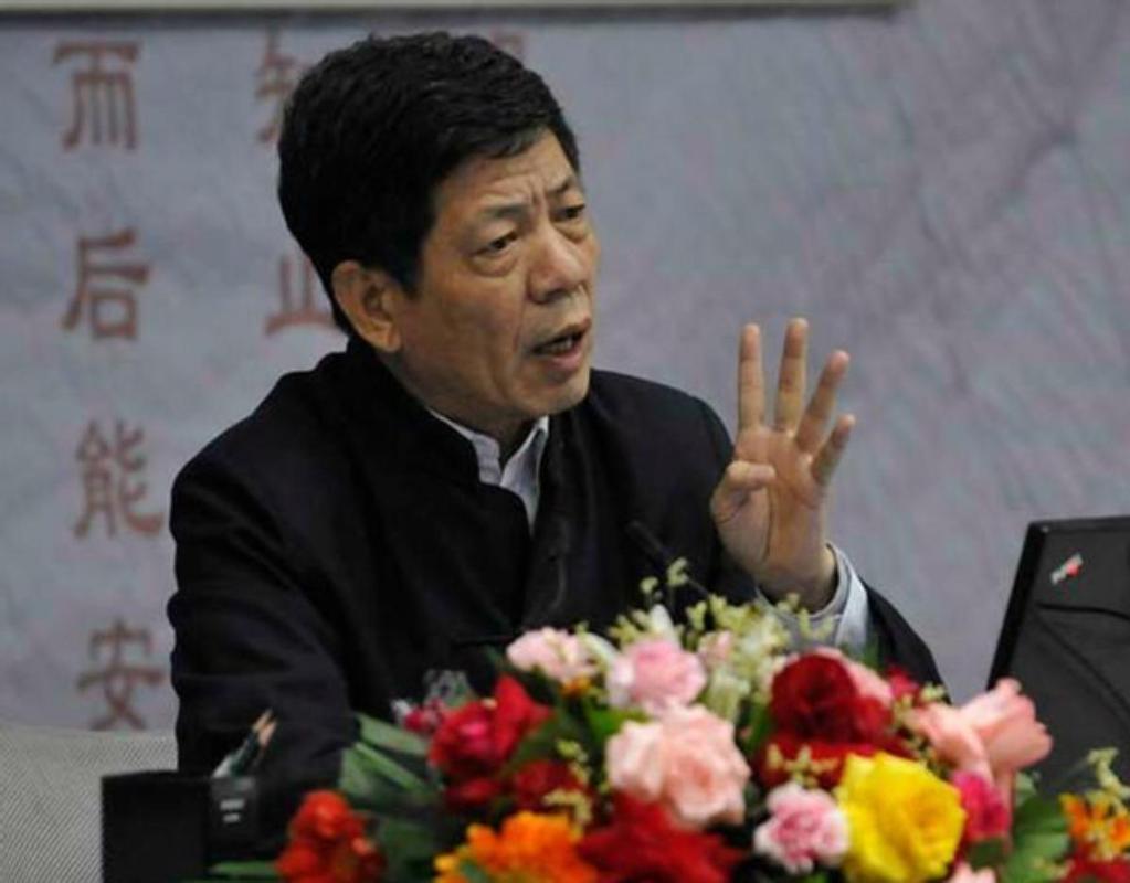 2022年清华大学教授说：“中国人已经陷入群体性迷失！目前举国上下都在讲发展，而
