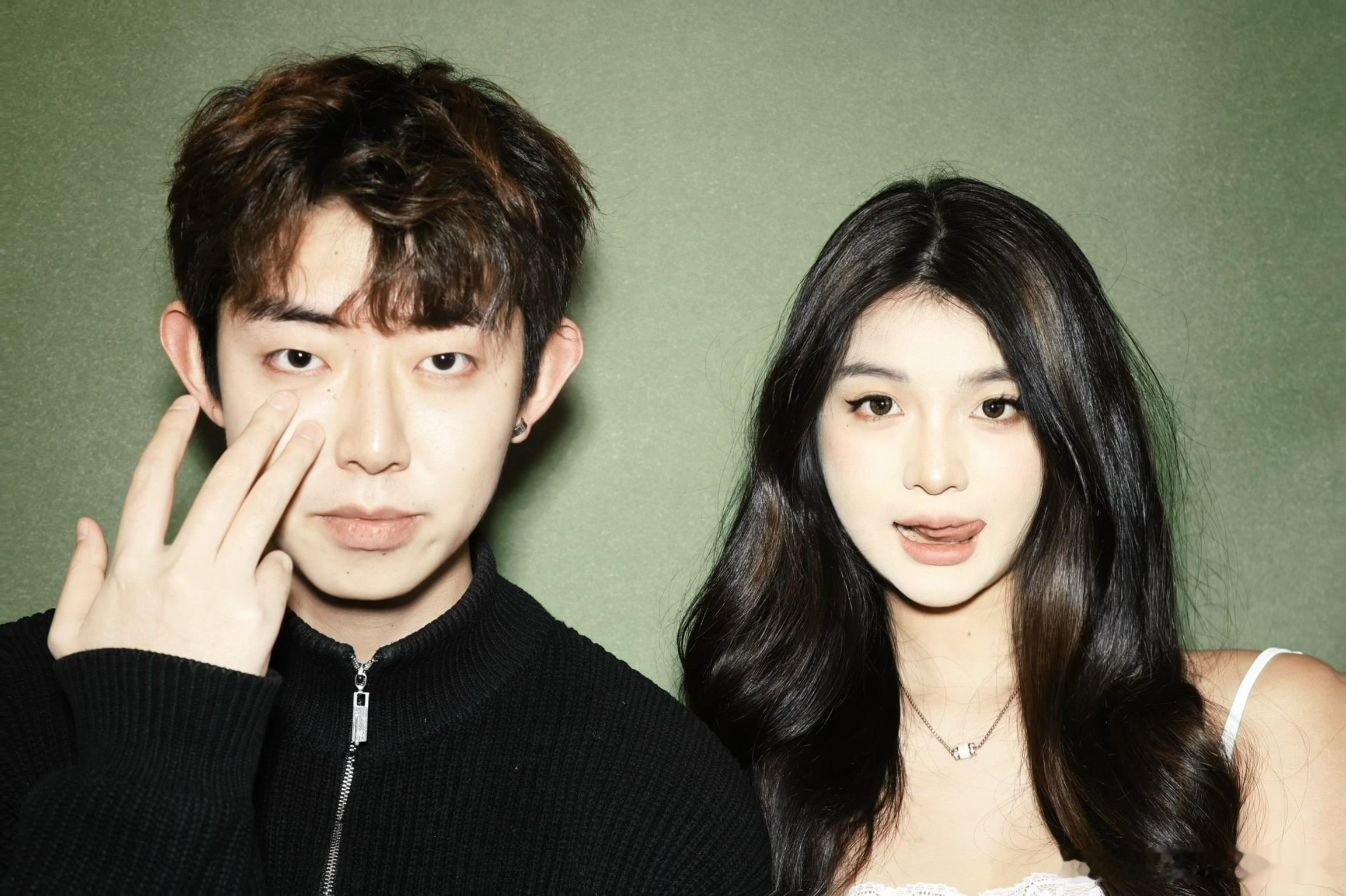 眼里都是对自己的欣赏 