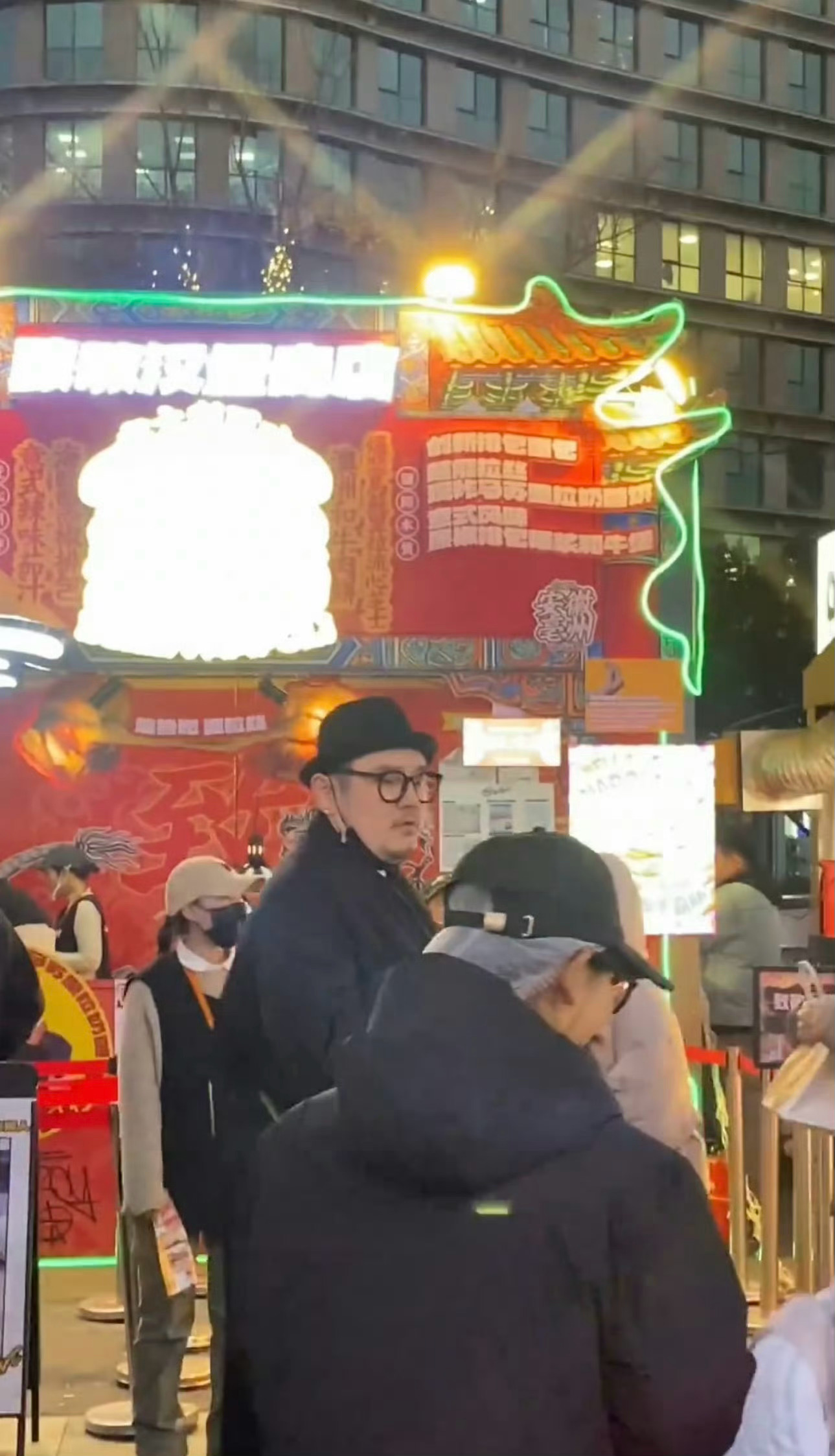 钱枫男版李湘 沃趣！网友逛街偶遇钱枫，这胖的都快认不出来了…男版李湘吗 钱枫近况