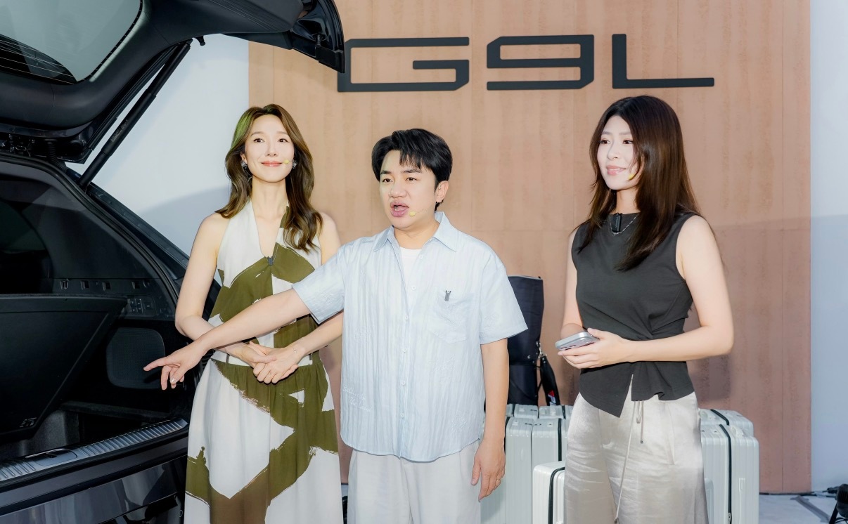 看小鹏G9L发布会还挺有意思，王祖蓝李亚男夫妻也来到现场体验车子。现场直接实测后