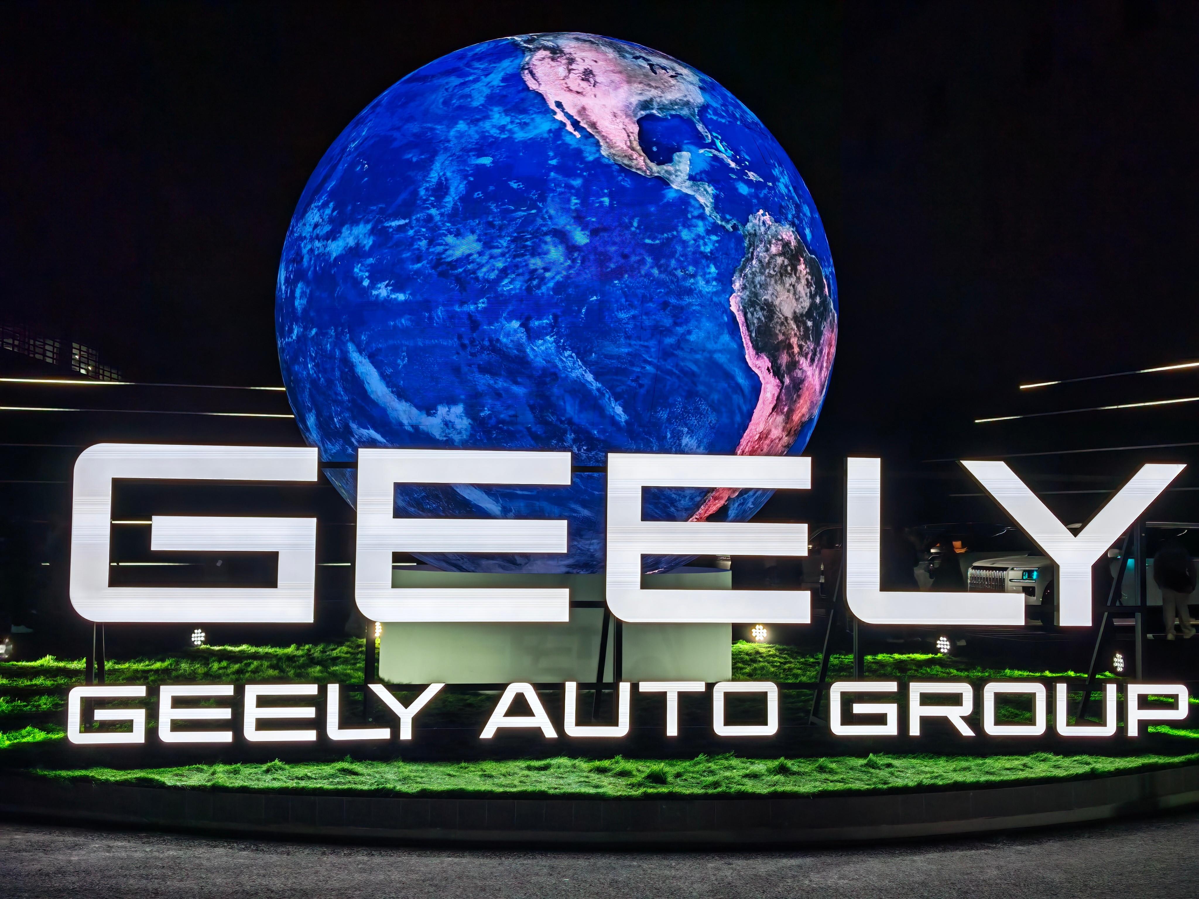 来逛吉利全球全域安全中心～黑科技满满，还看到了好多台试验车和好几个试验场景，安全