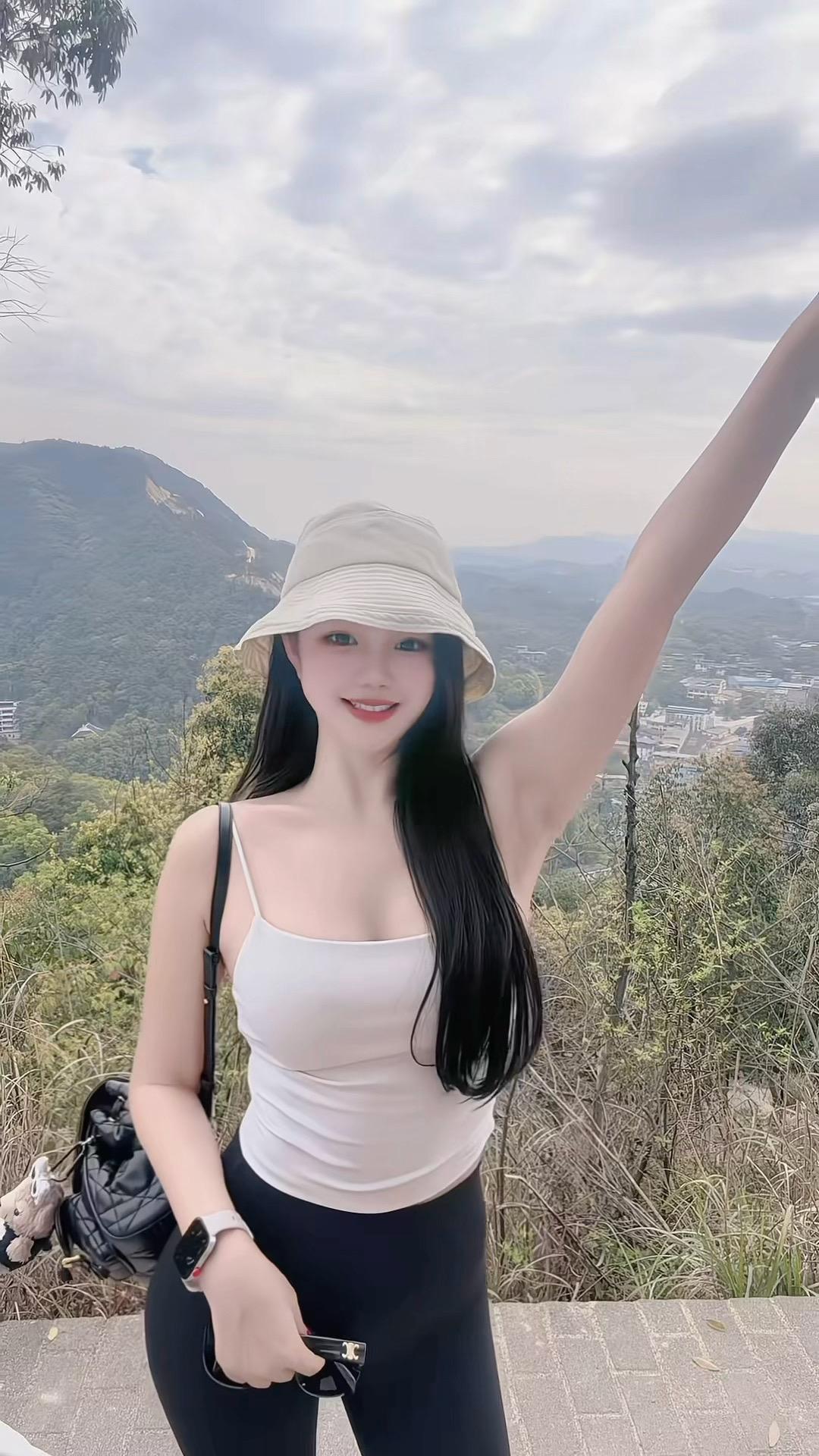 今天我又征服了一座山  不知道能不能征服你😜