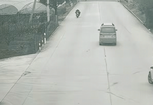 这小车需要担责吗