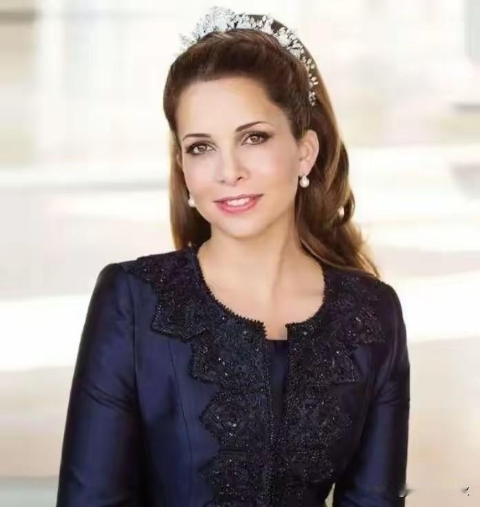 永远不要为了任何男人疏远亲情，娘家这个后盾，情到用时方恨弱。
 
迪拜酋长谢赫，