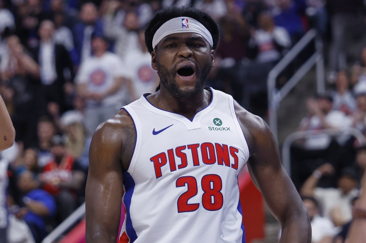 Sam Amick报道，活塞已经把内线球员斯图尔特摆上货架。 nba休赛期