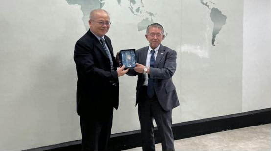 中方制裁岩崎茂后，不到24小时，日本说了1句话，白宫紧急踩刹车
 
“谁碰红线谁