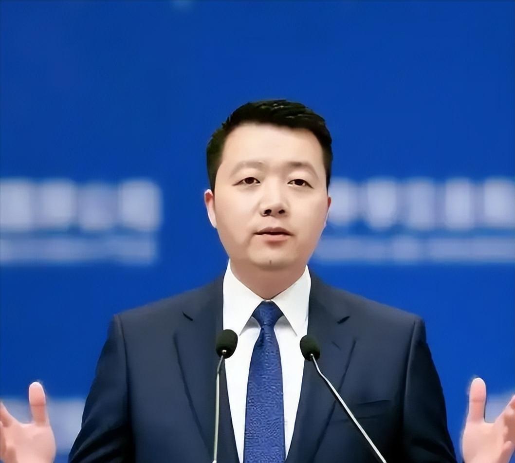 终于有个敢说真话的专家了！
罗鸿建议：取消私生子继承权！凭什么原配夫妻勒紧裤腰带