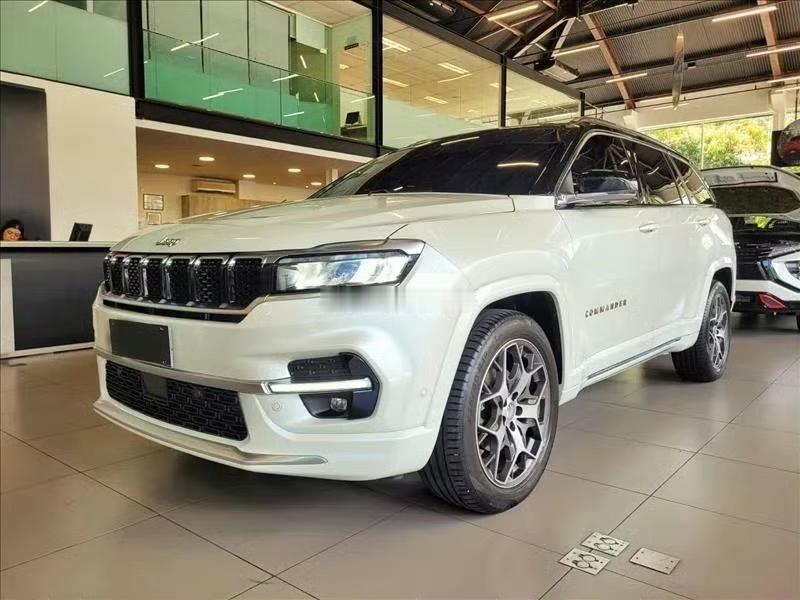 巴西版JEEP，这车还以为是大切诺基呢~~~结果是1.3T的180马力发动机，这