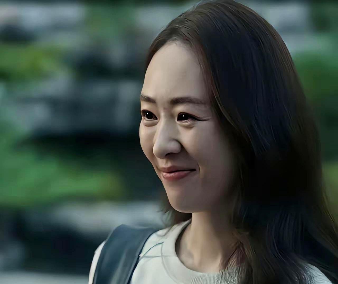 红毯只剩骨头，她照样杀疯了
 
童瑶169cm，49kg，瘦得锁骨能养鱼。镜头扫