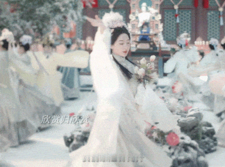 花开锦绣变瓜开锦绣了这波操作太有梗，花开锦绣名副其实古装豪门瓜库。剧组在细节质感
