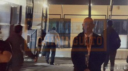 皇马客场闷平遭球迷怒斥 太失望了！远征球迷苦等无人回应，怒喊 “你们没有羞耻心”