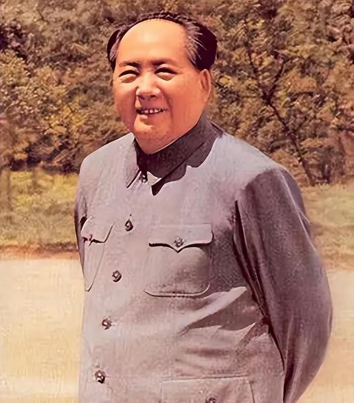 读书笔记：研读《毛泽东年谱》——问与答
问：毛主席首次提出中国要走自已的路是什么