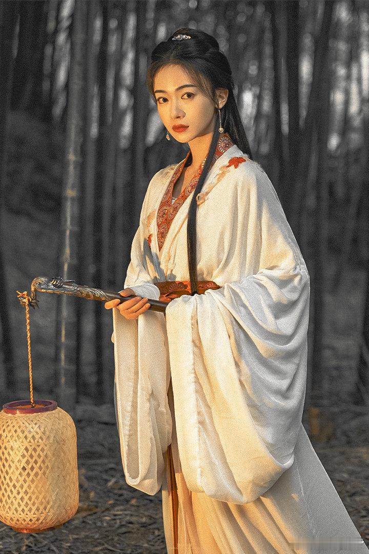 #大女主复仇爽剧还得看生花剧场#生花剧场就是掌管女频复仇赛道的神！这样的大女主复