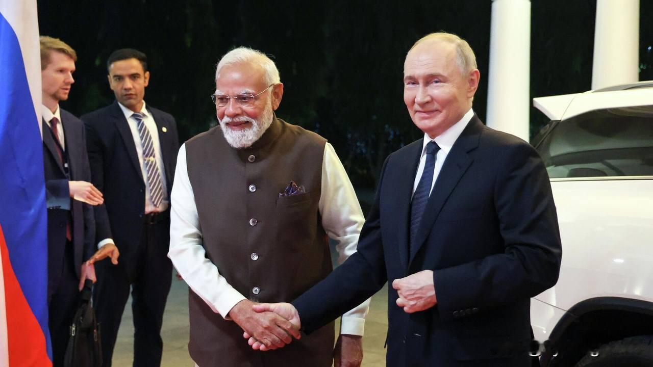 🇮🇳🇷🇺印度总理莫迪宣布，印度和俄罗斯即将启动为两国旅游团提供30天免签