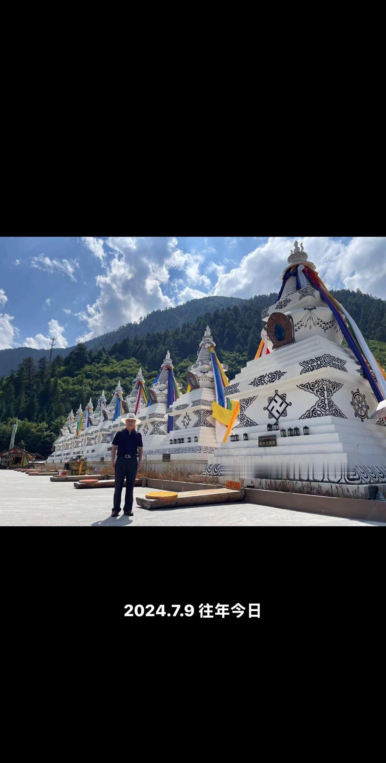 转山转水转佛塔 总有人山高路远为你而来 旅游胜地 佛塔 住进风景里