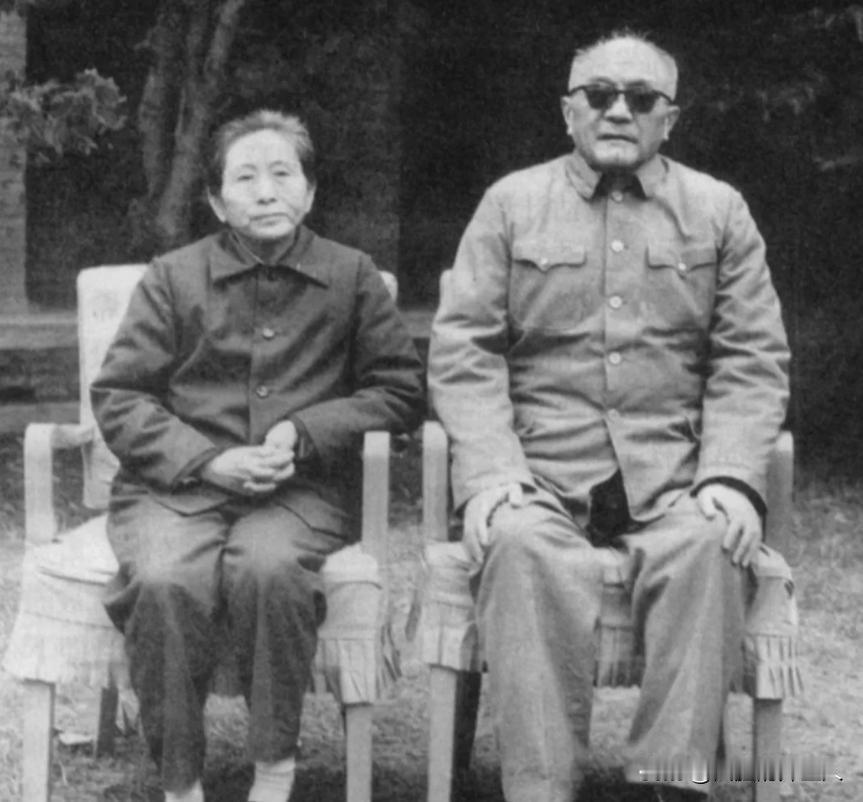1962年，唐棣华在得知彭德怀和浦安修离婚后，也产生了和丈夫黄克诚分开的想法，但
