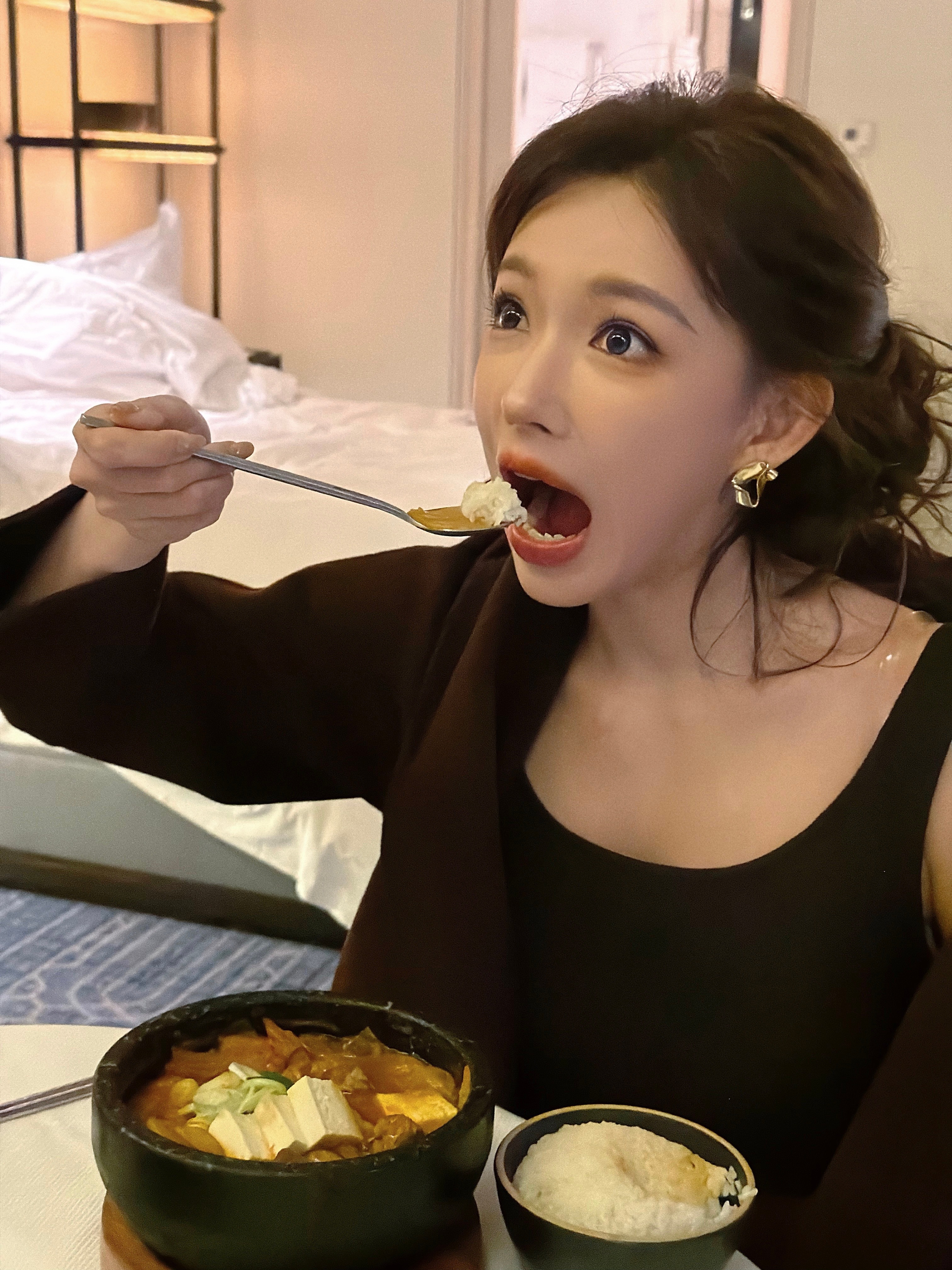 程潇  cx程潇少年无尽夏 cxmac品牌大使程潇 “山茶花的红终究抵不过大海深