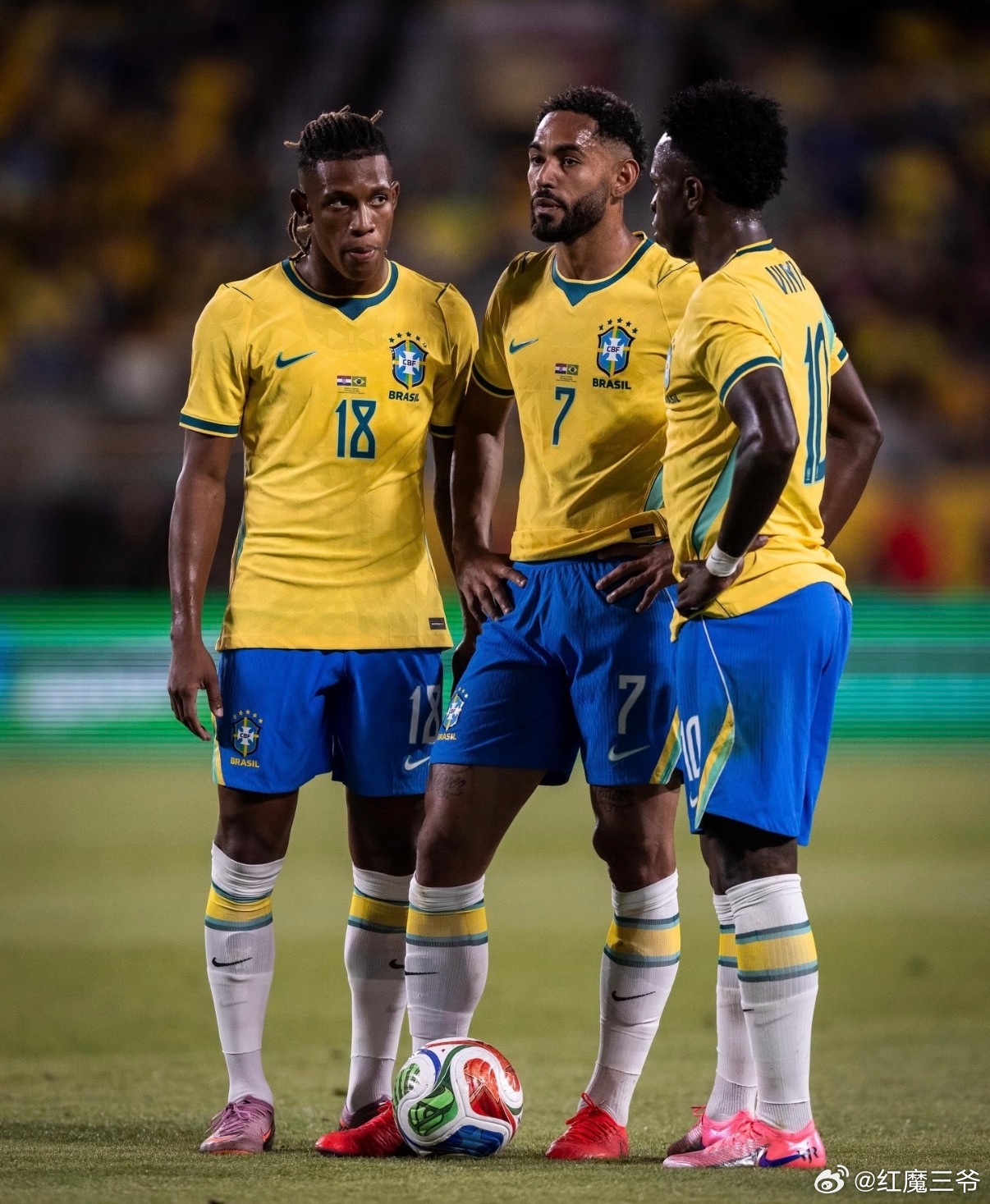 曼联  在昨日上午圆满落幕的葡萄牙与美国的友谊赛中，葡萄牙队以2:0的比分战胜了