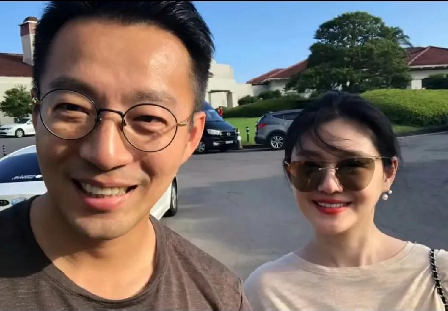 ​大S去世后，汪小菲跟麻六记的身价节节攀高，汪小菲忽然成了成功人士的代表。

而